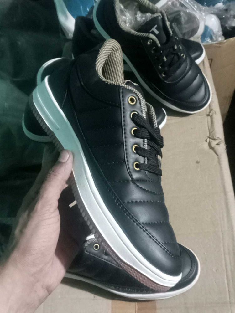 NEW NO USED CASUAL SHOES FOR MAN,