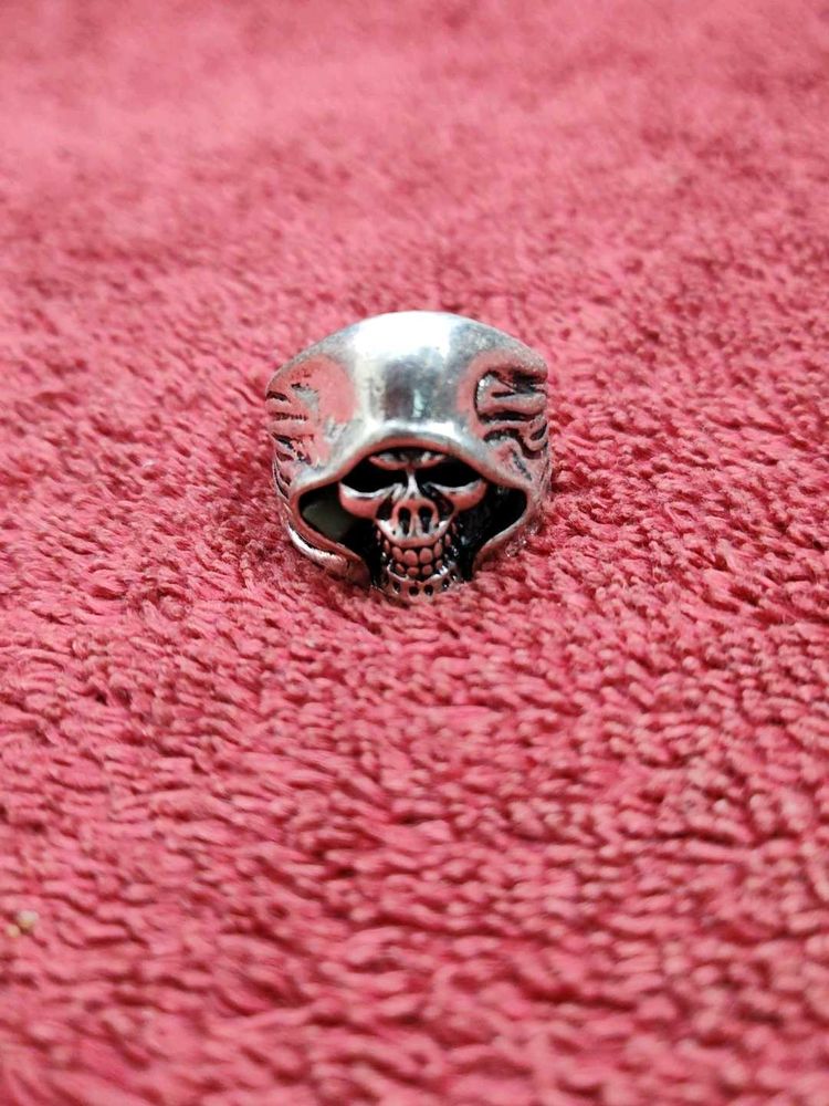 Skull Ring - Gothic Style