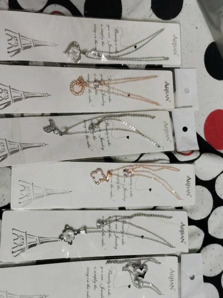 six peices of Fashionable Pendant Necklaces
