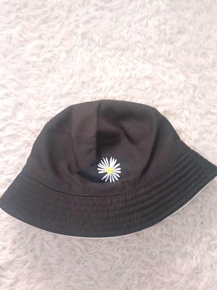 Cute Daisy Reversible Bucket Hat (New )