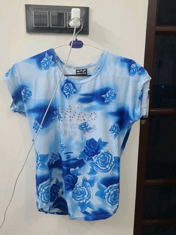 Blue Rose Print Casual T-Shirt