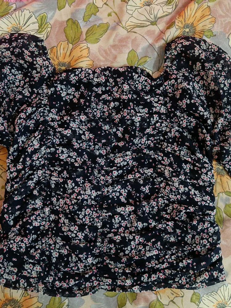Chic Floral Ruched Puff Sleeve Top