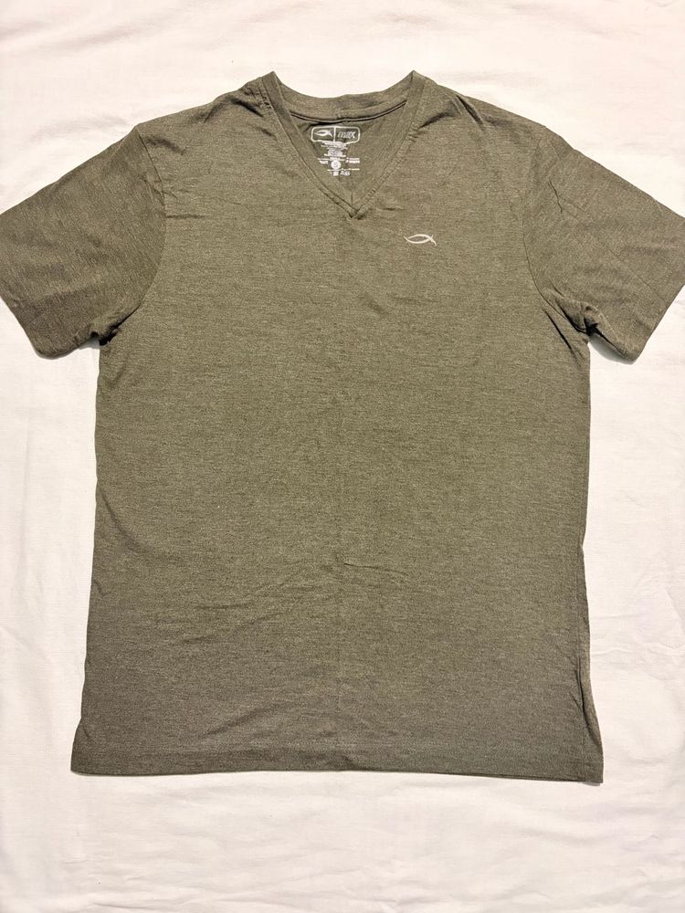 Max V-Neck T-Shirt