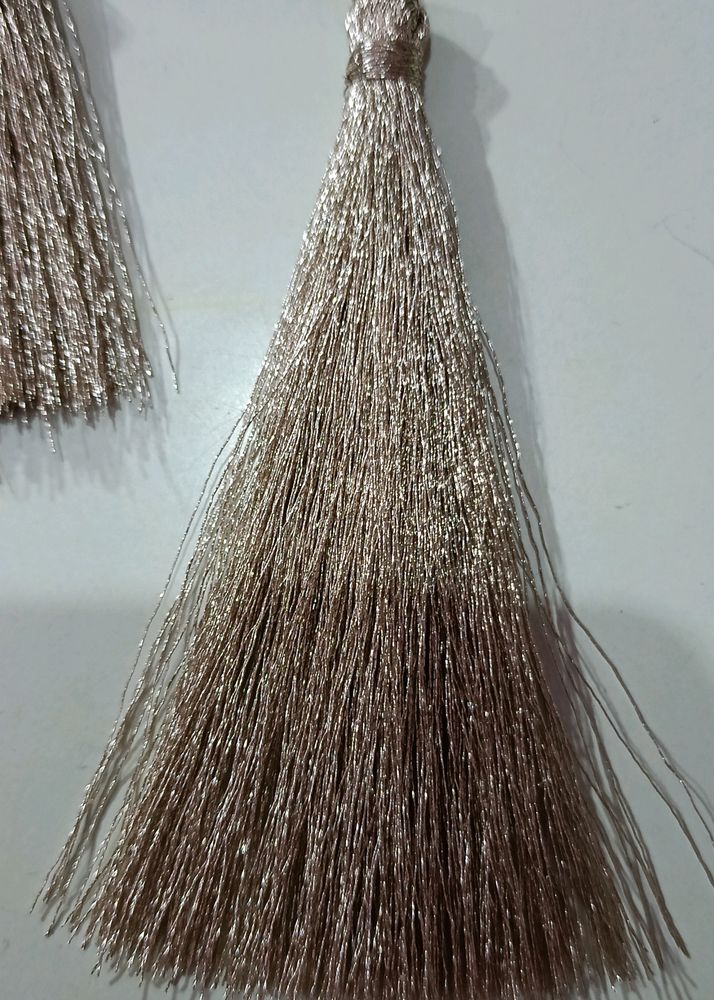 Tassels (pack of 18) Light Golden Zari