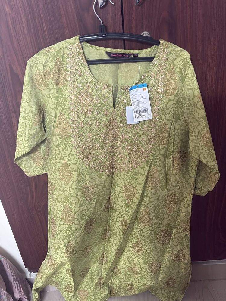 Light Green Embroidered Kurta - Size XL