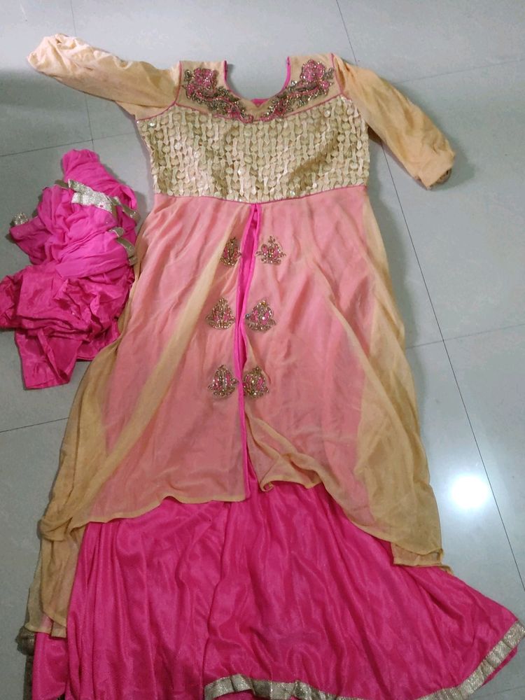 Good Condition Kurta Set. XL Size. Colour Pink And Golden.