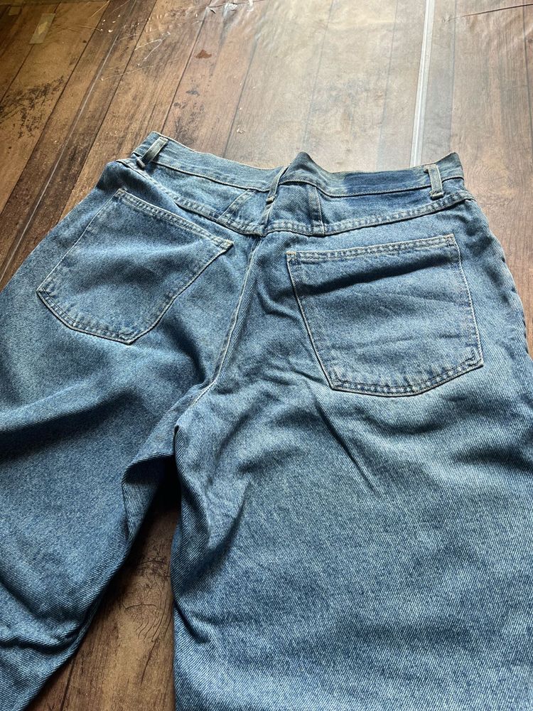 Baggy jeans