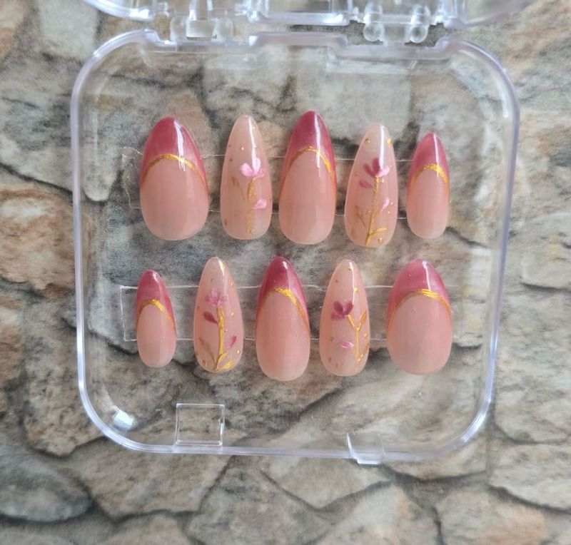 Elegant French Tip Press-On Nails.