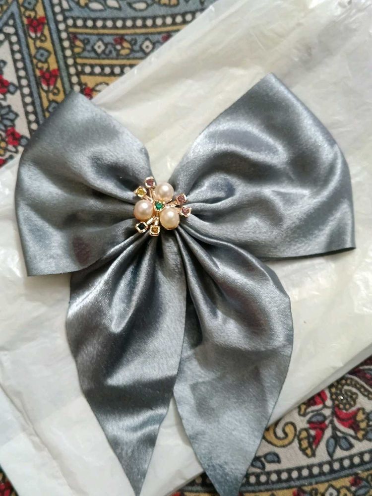Elegant Satin Bow Hair Clip with Pearls