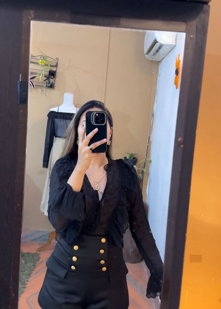 Chic Black Ruffled Top
