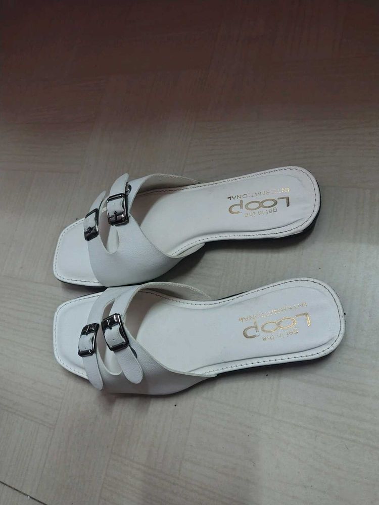 Stylish White Double Buckle Slides🤞🤞