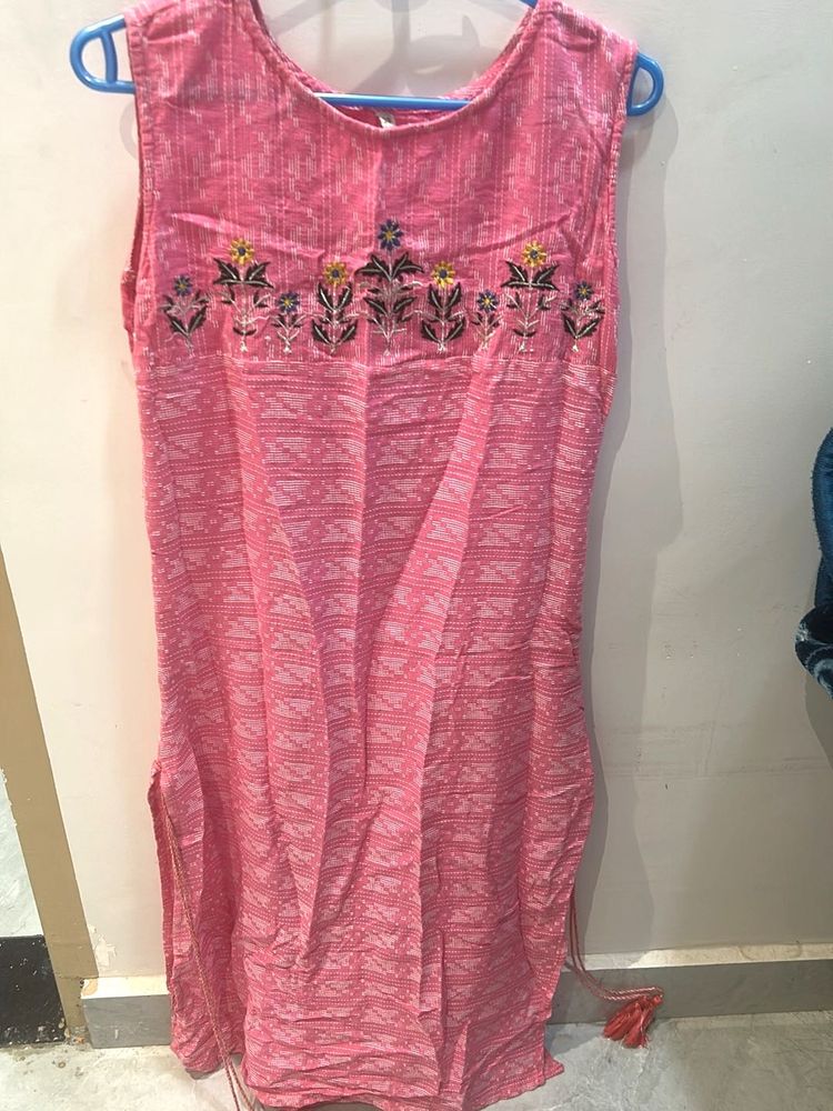 Embroidered Pink Kurta