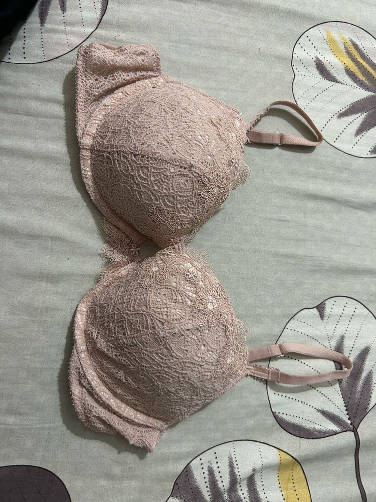 Victoria’s Secret Lace Bra - Elegant &amp; Comfortable