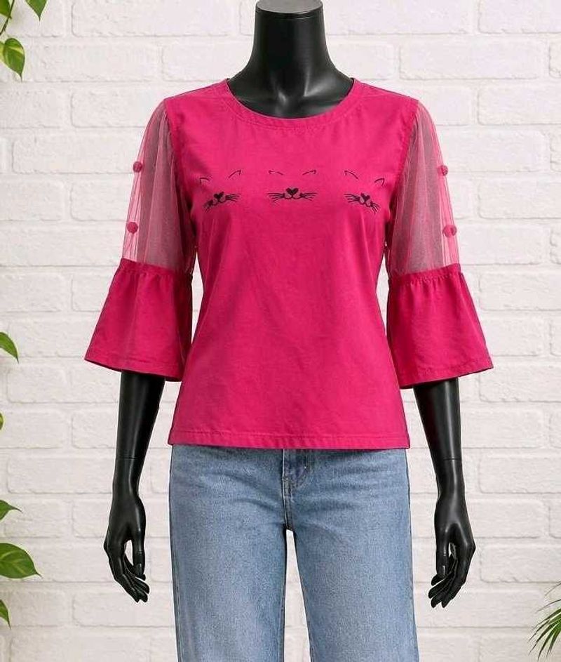 Chic Pink Cat Graphic T-Shirt