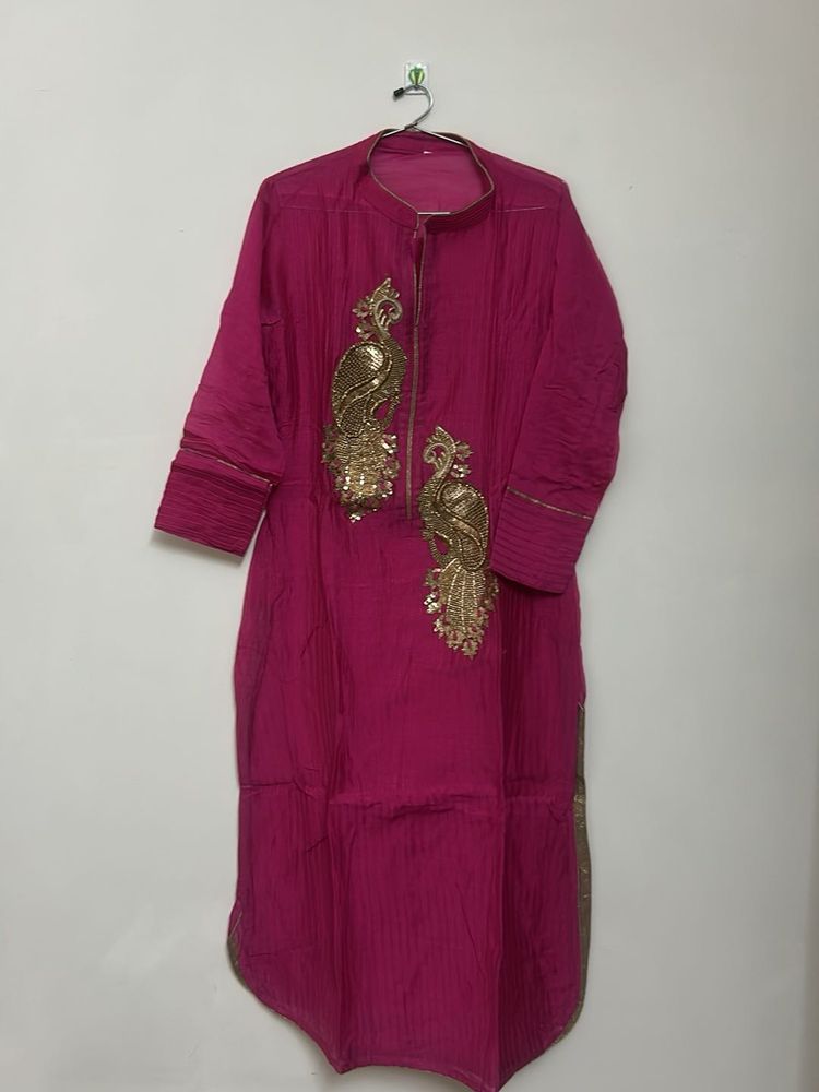 Beautiful Pink Kurta with Peacock Embellishment
