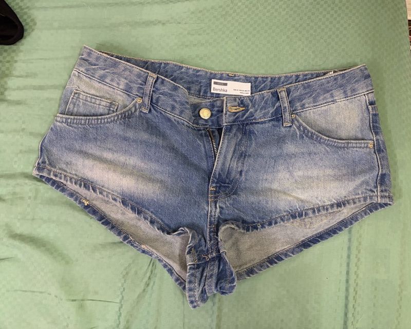 Bershka Denim booty Shorts