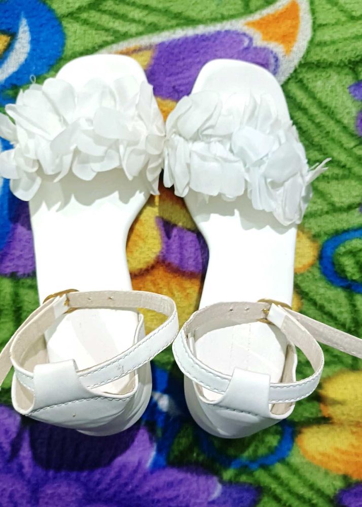 White Flower Sandals