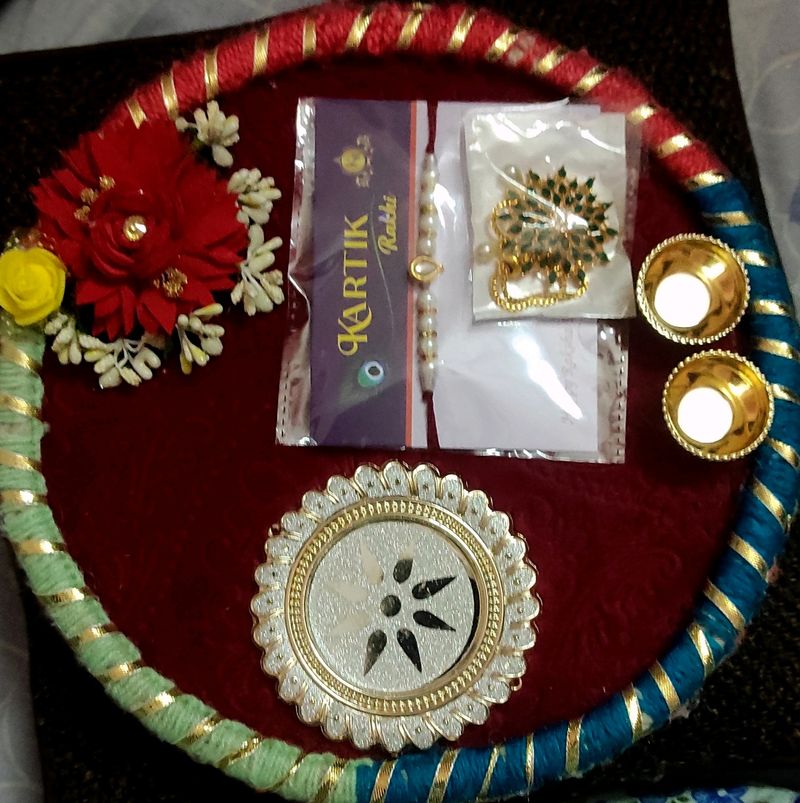Handmade Rakhi Platter With Bhai/Bhabhi Combo Rakhis