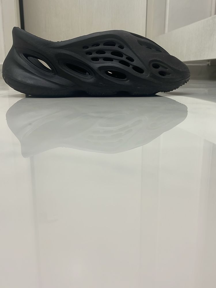 Yeezy Form Runner