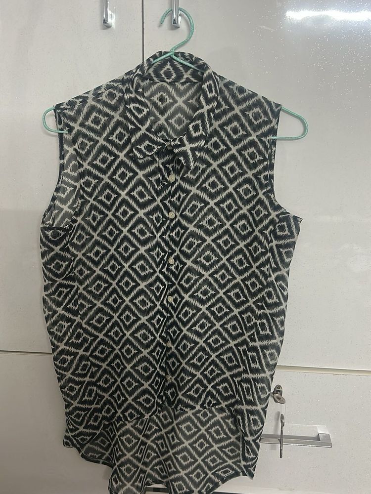 Sleeveless Geometric Print Blouse