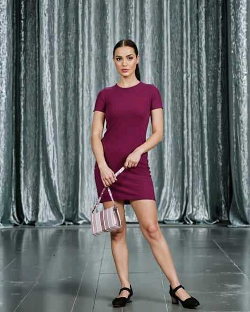 ROUND NECK ONE PIECE DRESS