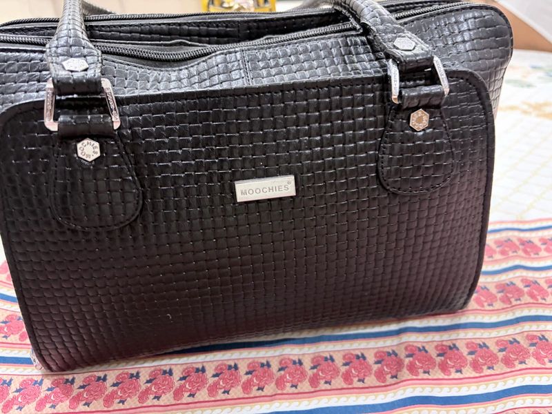 Stylish Black Textured Handbag