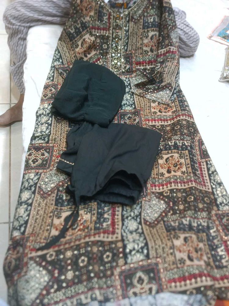 Elegant Printed Kurta Set with Sequins