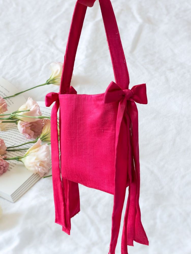 🎀💖Chic Pink Handbag with Bow Detail