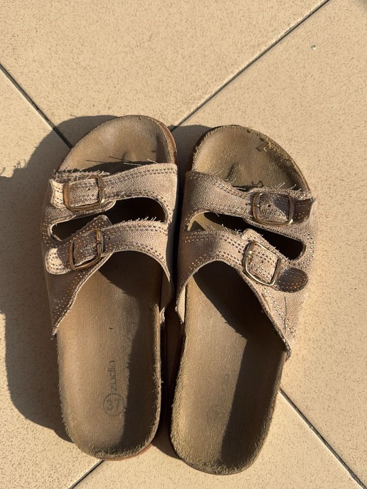 zudio Stylish Buckled Slides