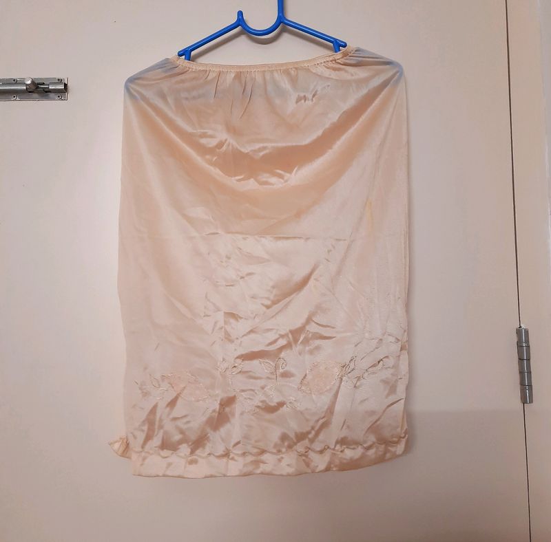 Under Skirt, Nightwear