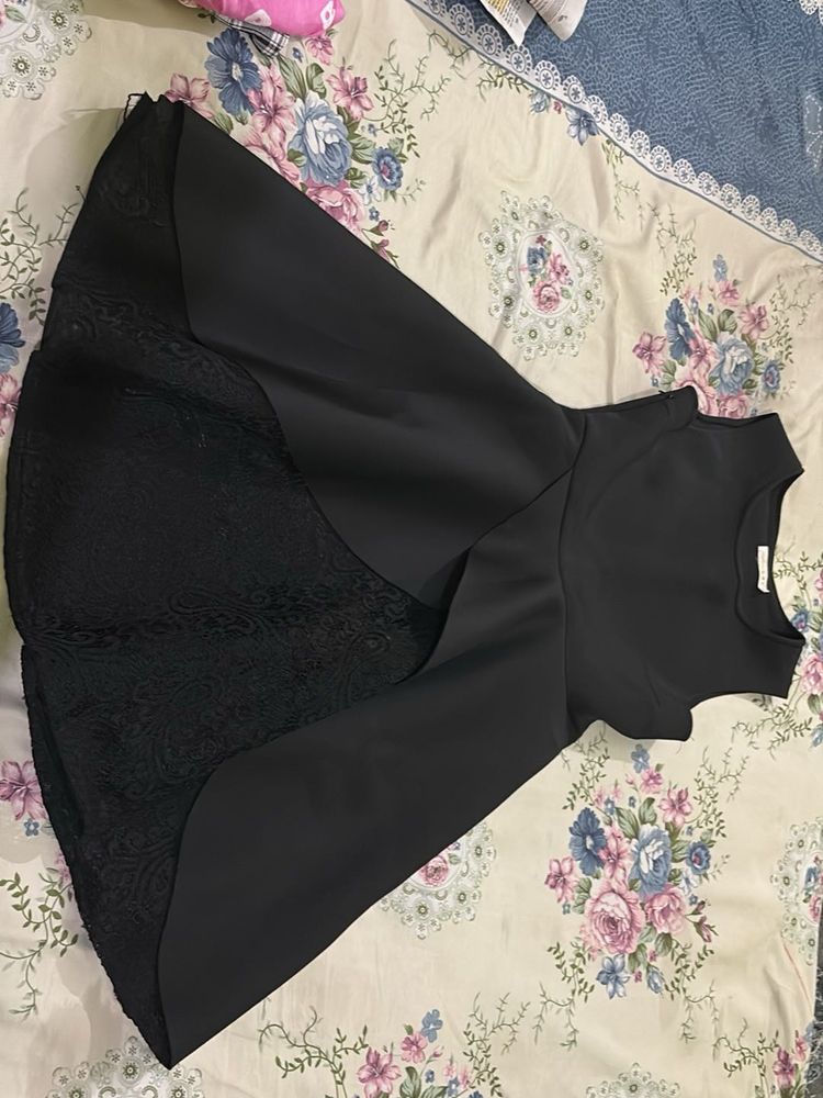 Chic Black Lace Detail Dress