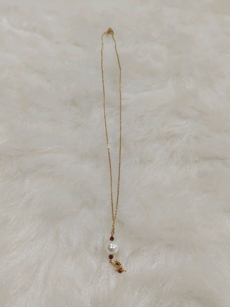Sleek Gold Polish Chain