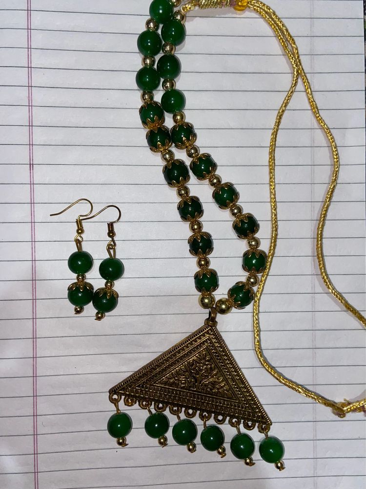 Olive Green Colour Set With Earrings🥬