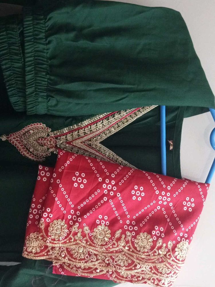 Elegant Green Kurta Set with Red Dupatta