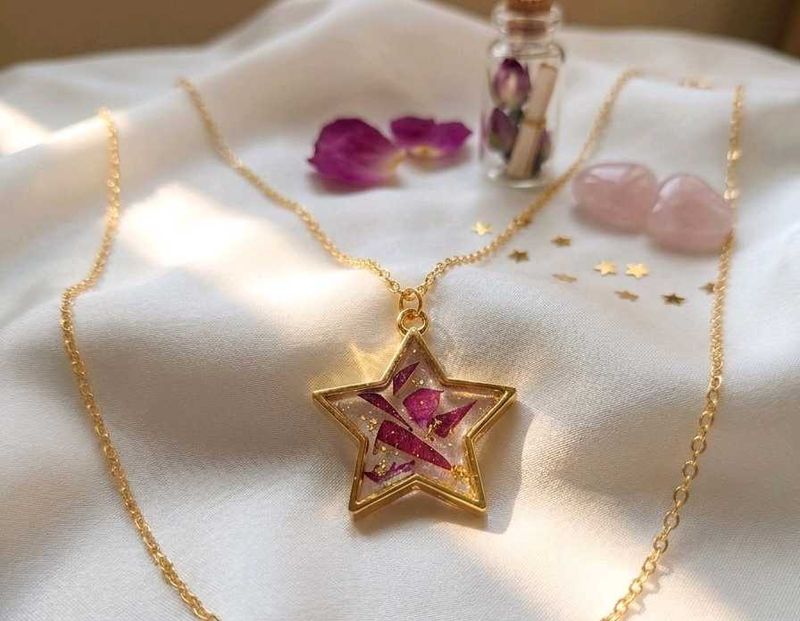 Y2K Star Pendant Necklace