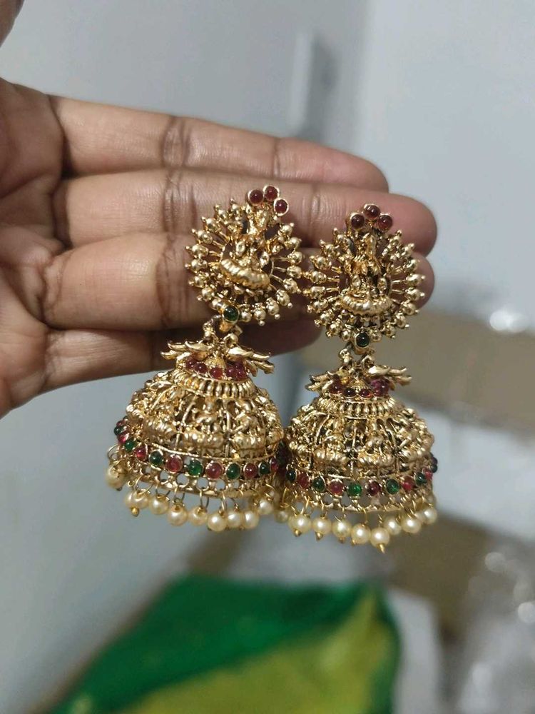 Matt finish heavy earrings