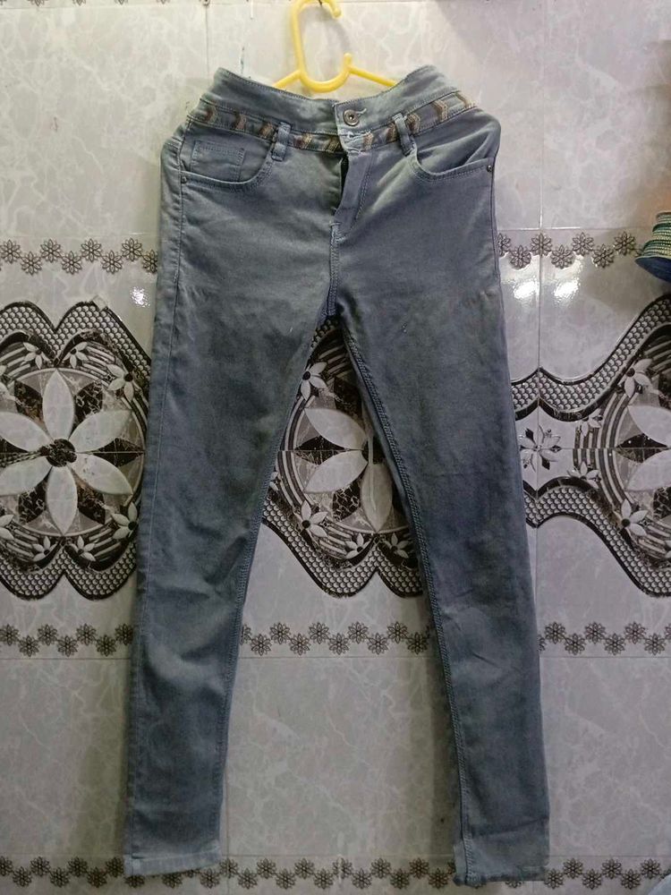 Light Wash Skinny Jeans