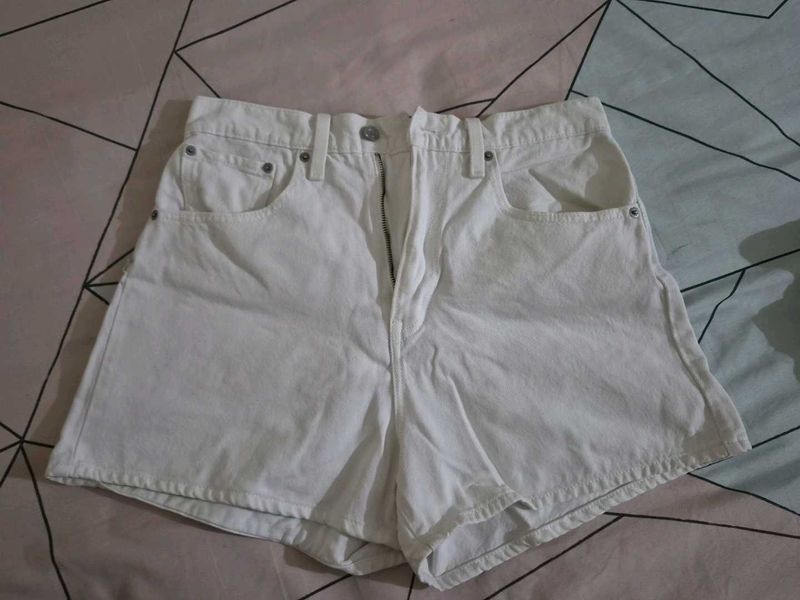 Levis white Shorts