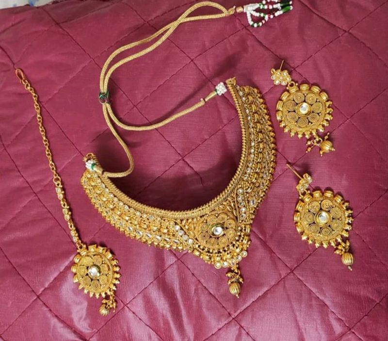 BRIDAL JEWELLERY  SET
