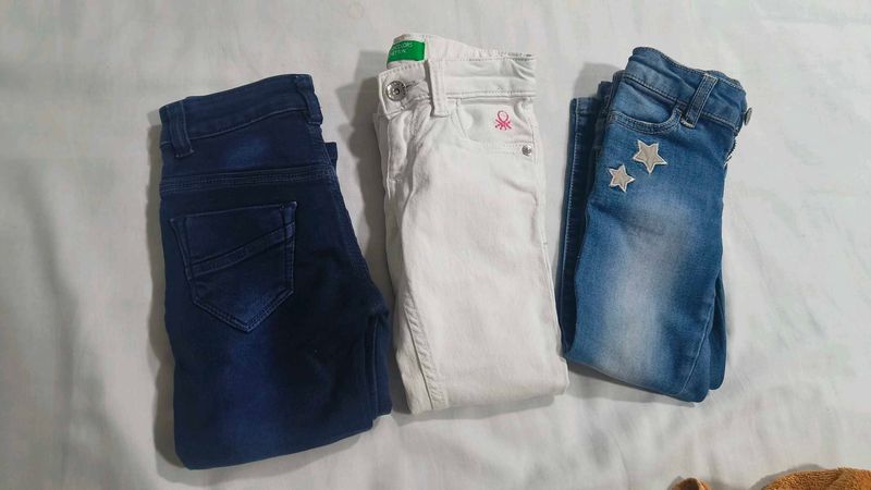 A bundle of Jeans 👖 3pc