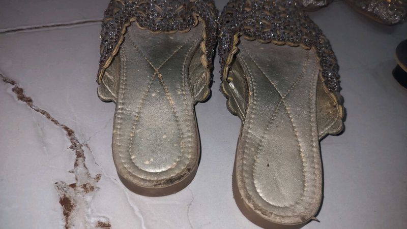 flat sandal