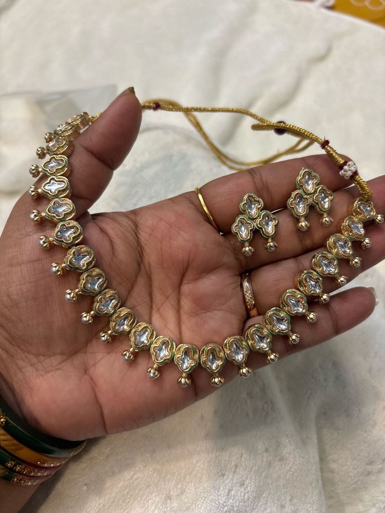Elegant Kundan Necklace and Earring Set