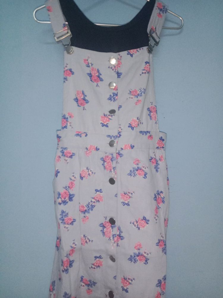 Dress 👗 With A Black Crop Top For Girls