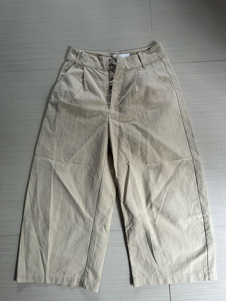 Chic Beige Wide-Leg Cropped Trousers