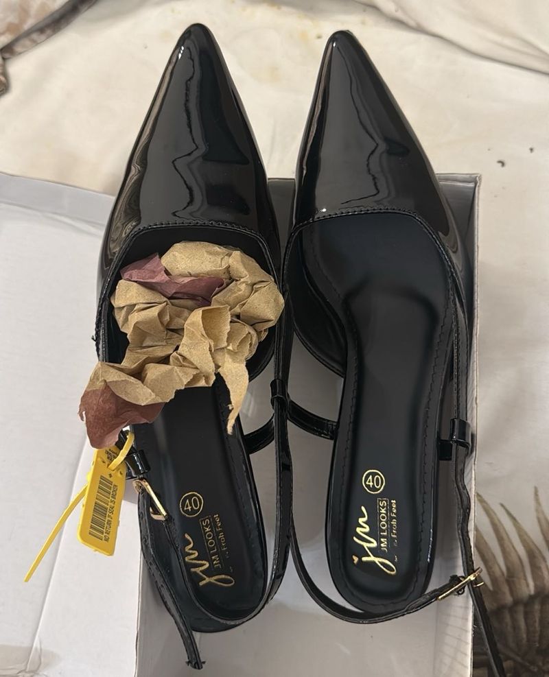 Shiny Black Pointed Toe Heels