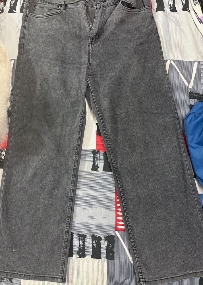 Stylish charcoal Grey Wide-Leg Jeans