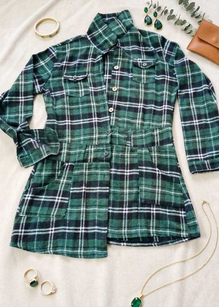 green chequed coat with buttens