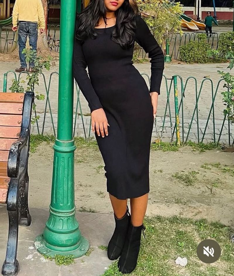 Chic Black Ribbed Knit Dress