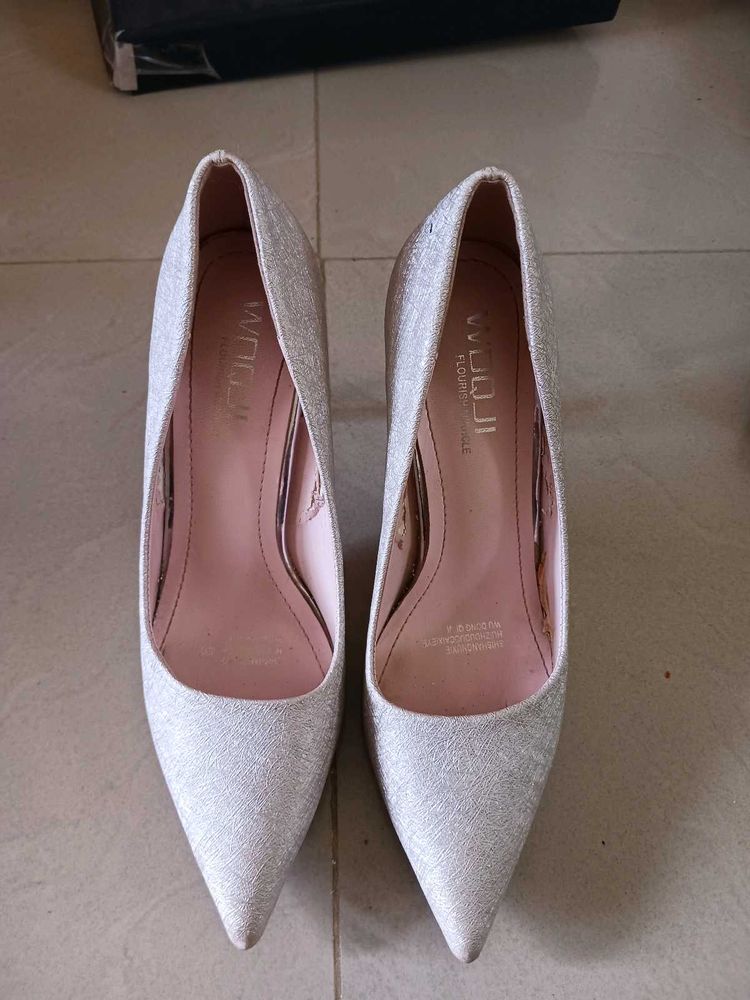 Sparkly Silver Pointed Toe Heels
