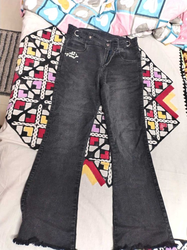 Flared Hem Jeans👽👽